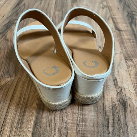 Women's size 7 white wedges - Picture 2 of 4